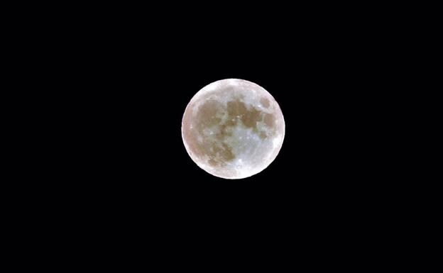 Imagen de luna llena. 