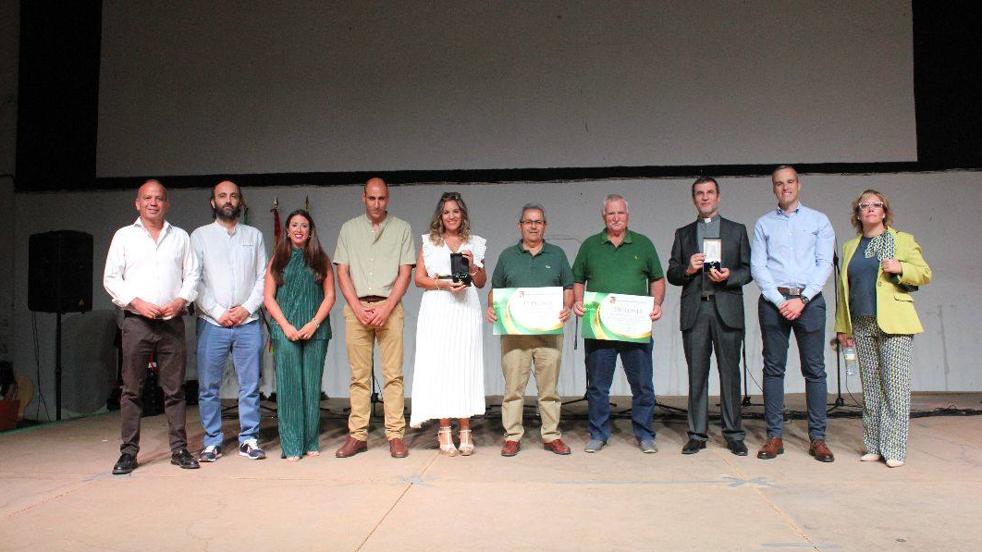 Juan Manuel García, la biblioteca pública y los pastores arroyanos galardonados con la medalla de Arroyo de la Luz