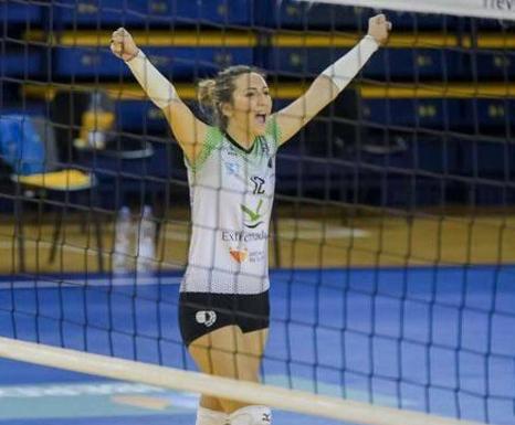 Isa Espino: «Ser la capitana del Extremadura Arroyo es como un sueño»