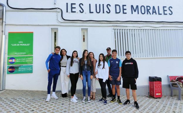 El IES Luis de Morales parte rumbo a las Azores para el encuentro internacional escolar Erasmus + K229 'Learn your Culture'