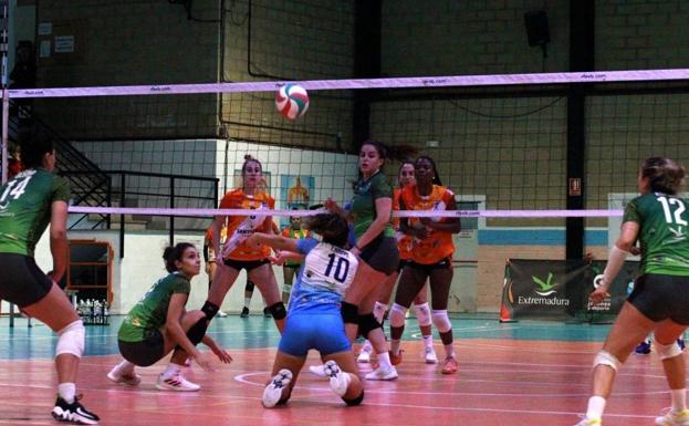 El Extremadura Arroyo bate por la vía rápida a Cuesta Piedra