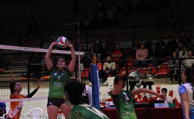 El Extremadura Arroyo apuntala el liderato con un triunfo brillante en la cancha del CV Torrejón (0-3)