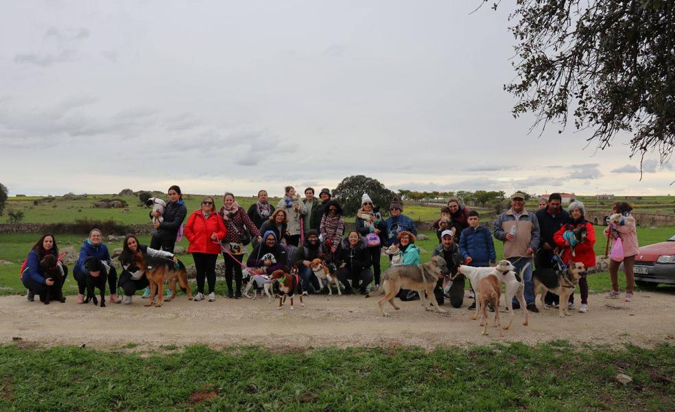25 arroyanos salieron de ruta con sus mascotas
