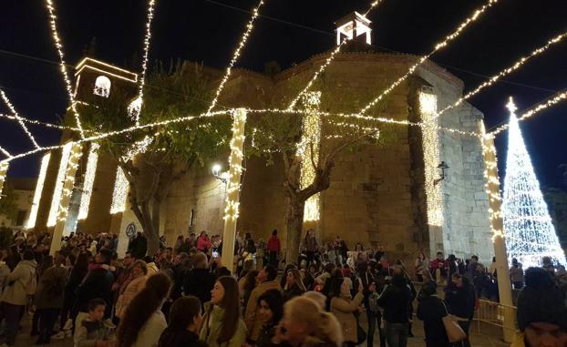 Arroyo de la Luz se viste de Navidad