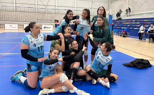 El Extremadura Arroyo arrolla al CV Oviedo (0-3) y alarga su racha, 9 de 9