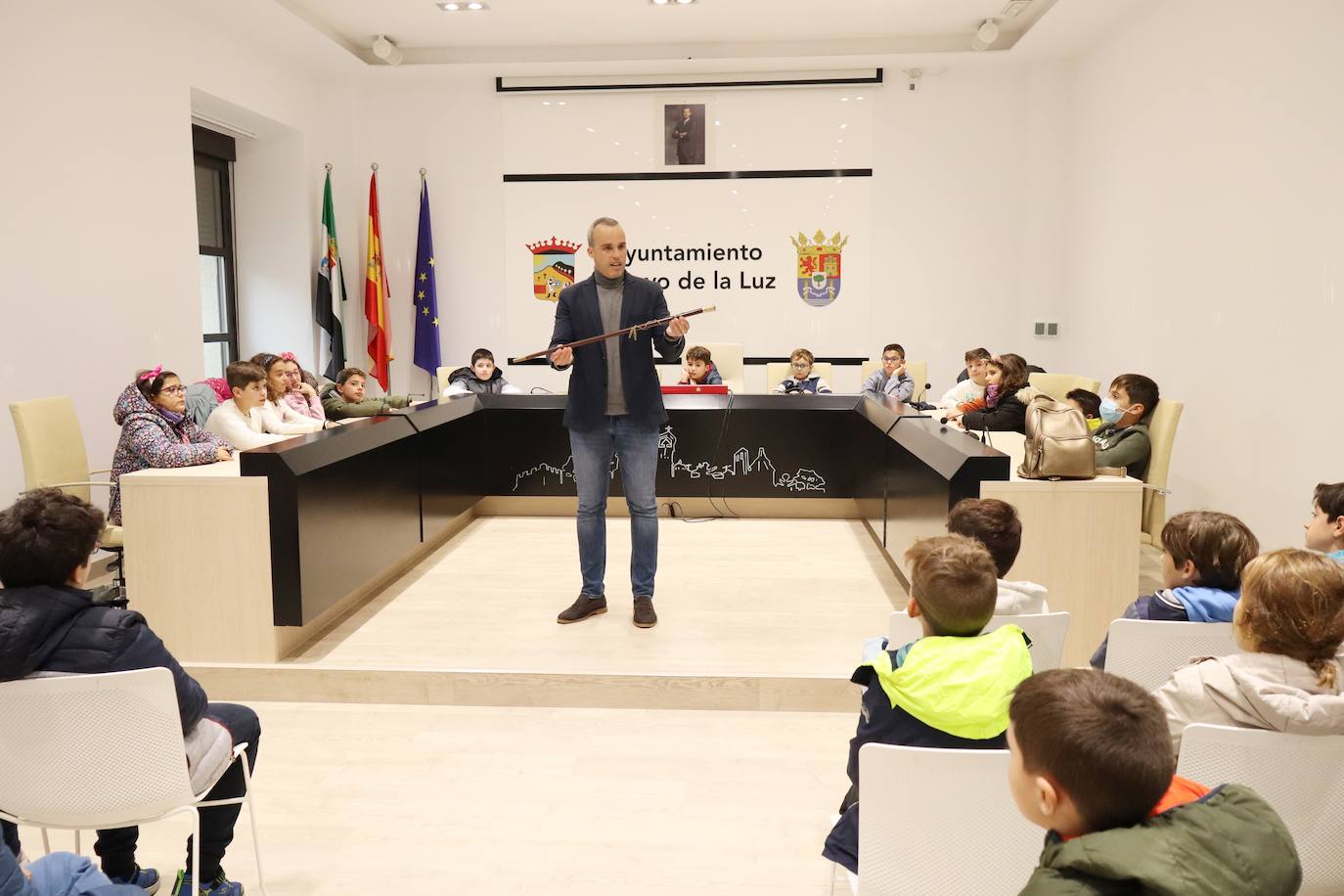 Los alumnos del CEIP Ntra. Sra. de la Luz visitaron el Ayuntamiento por el Día de la Constitución