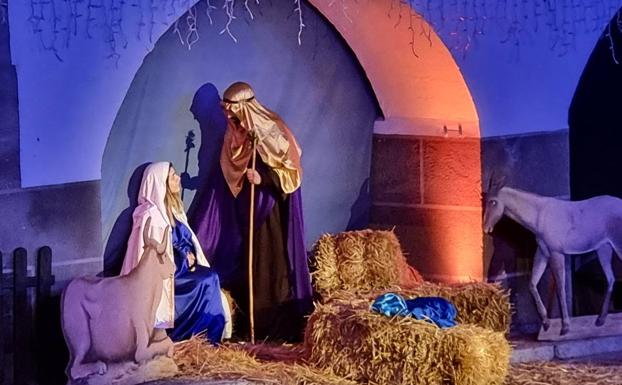 La plaza de Arroyo de la Luz volvió a acoger el Belén Viviente