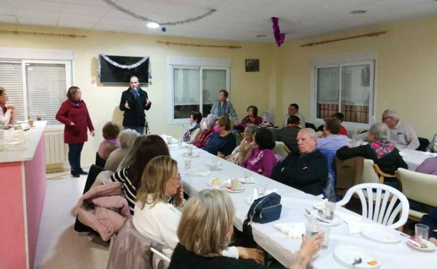 El Hogar de Mayores celebra la Navidad con Roscón de Reyes