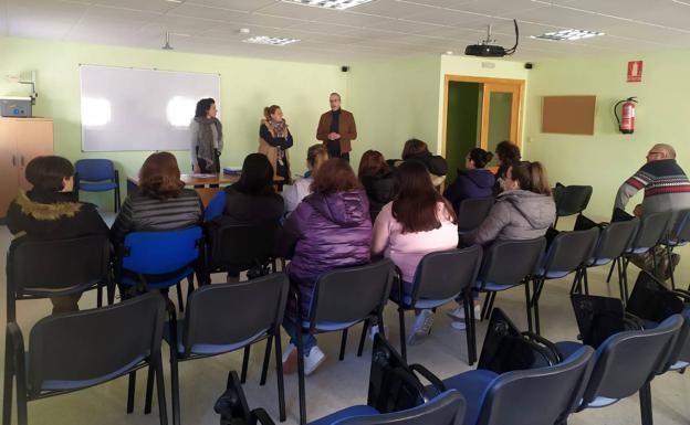 Arroyo de la Luz acoge un nuevo curso de Atención Sociosanitaria a personas en domicilio