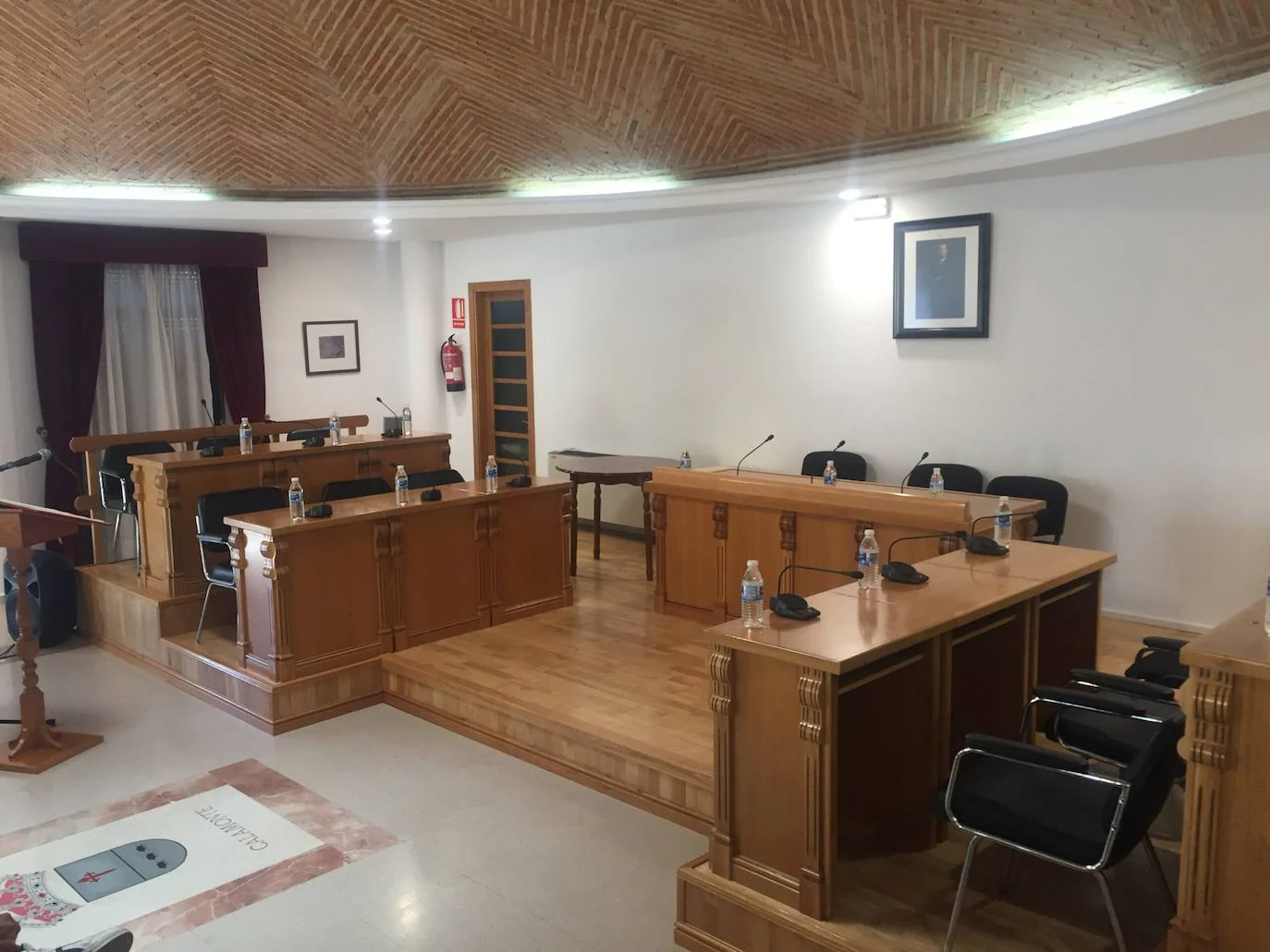Salón de Plenos del Ayuntamiento de Calamonte 
