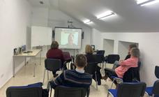 La Biblioteca Municipal de Calamonte participó en el encuentro virtual con Luis Landero