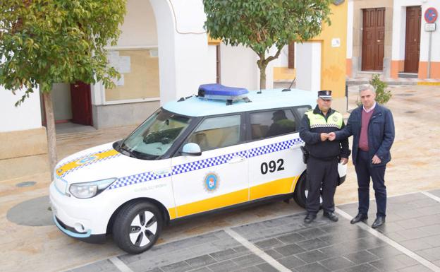La Policía Local de Campanario estrena coche eléctrico
