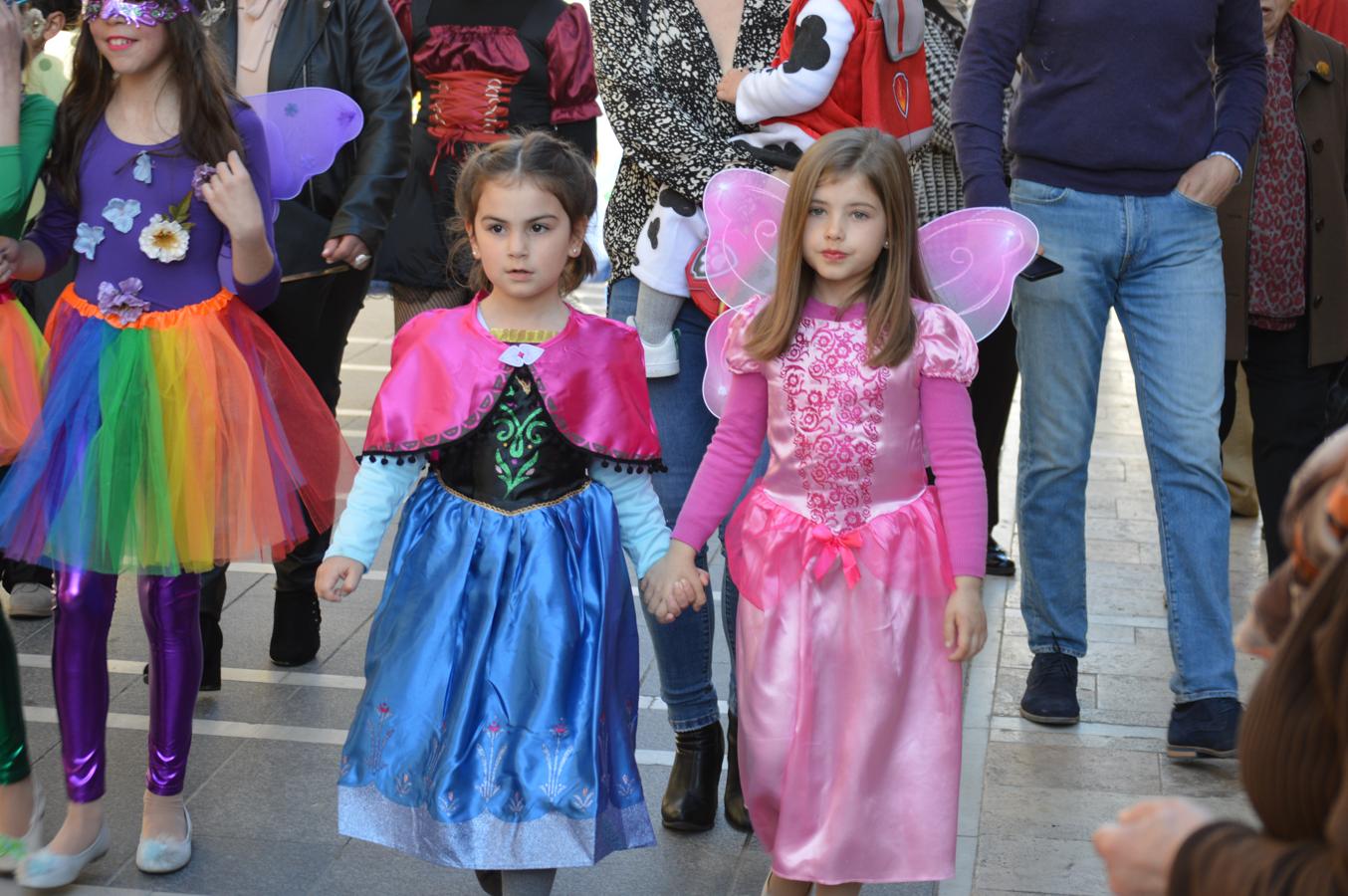 Colorido y alegría en el carnaval infantil de Campanario