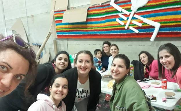 Seis carrozas se inscriben en el desfile de la romería de Piedraescrita