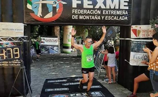 Tercer puesto para el campanariense Tony Carmona en el Kilómetro Vertical