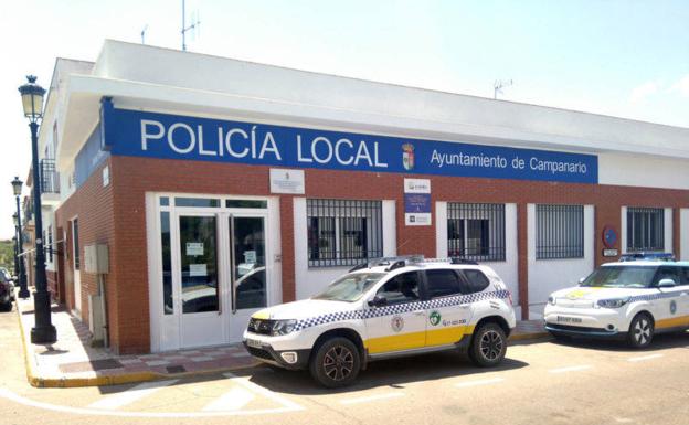 Ofertan dos plazas de Policía Local y otra de administrativo