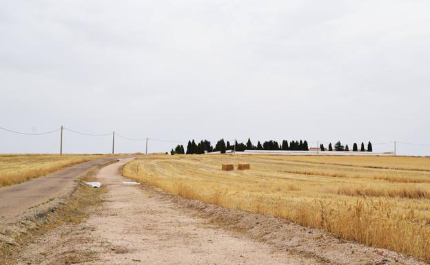 Habilitan un camino peatonal hasta el cementerio