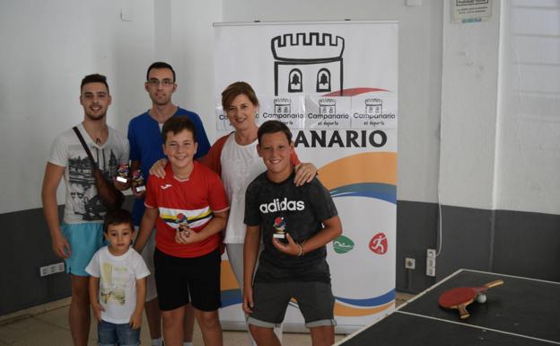 Buena participación en los torneos de ping pong y futbolín