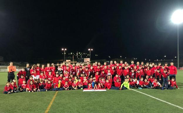 Los siete equipos 'rojillos' son arropados por la afición en su presentación oficial