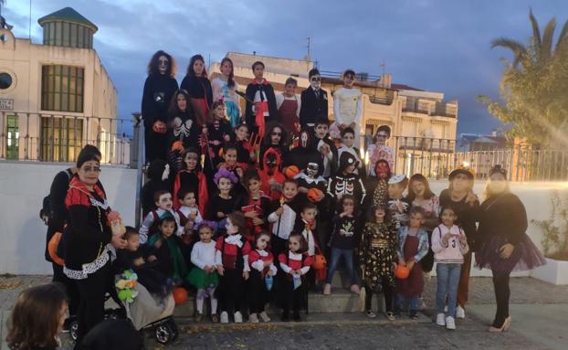 Gran participación en la fiesta de Halloween del AMPA con terroríficos disfraces