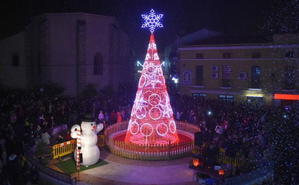 La plaza de España estará cortada al tráfico desde las 19.30 horas por el encendido navideño
