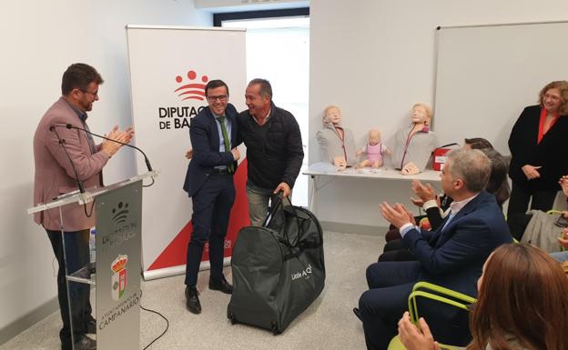 El Centro de Salud recibe material para formar en reanimación cardiopulmonar a la ciudadanía