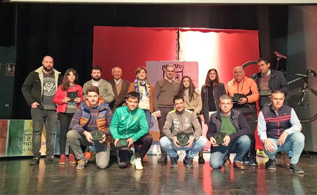 Campanario premia los logros de sus mejores deportistas en una gala abarrotada