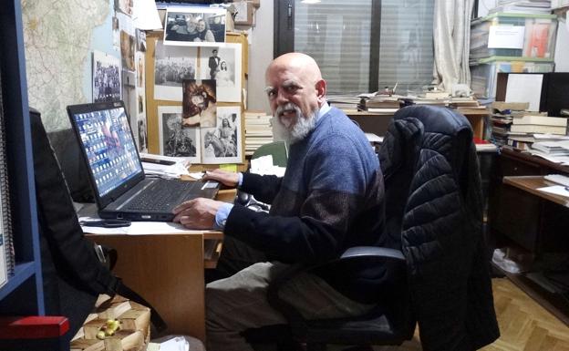 Diego Caballero 'Levita' propone a los campanarienses crear un libro colectivo sobre temas de actualidad