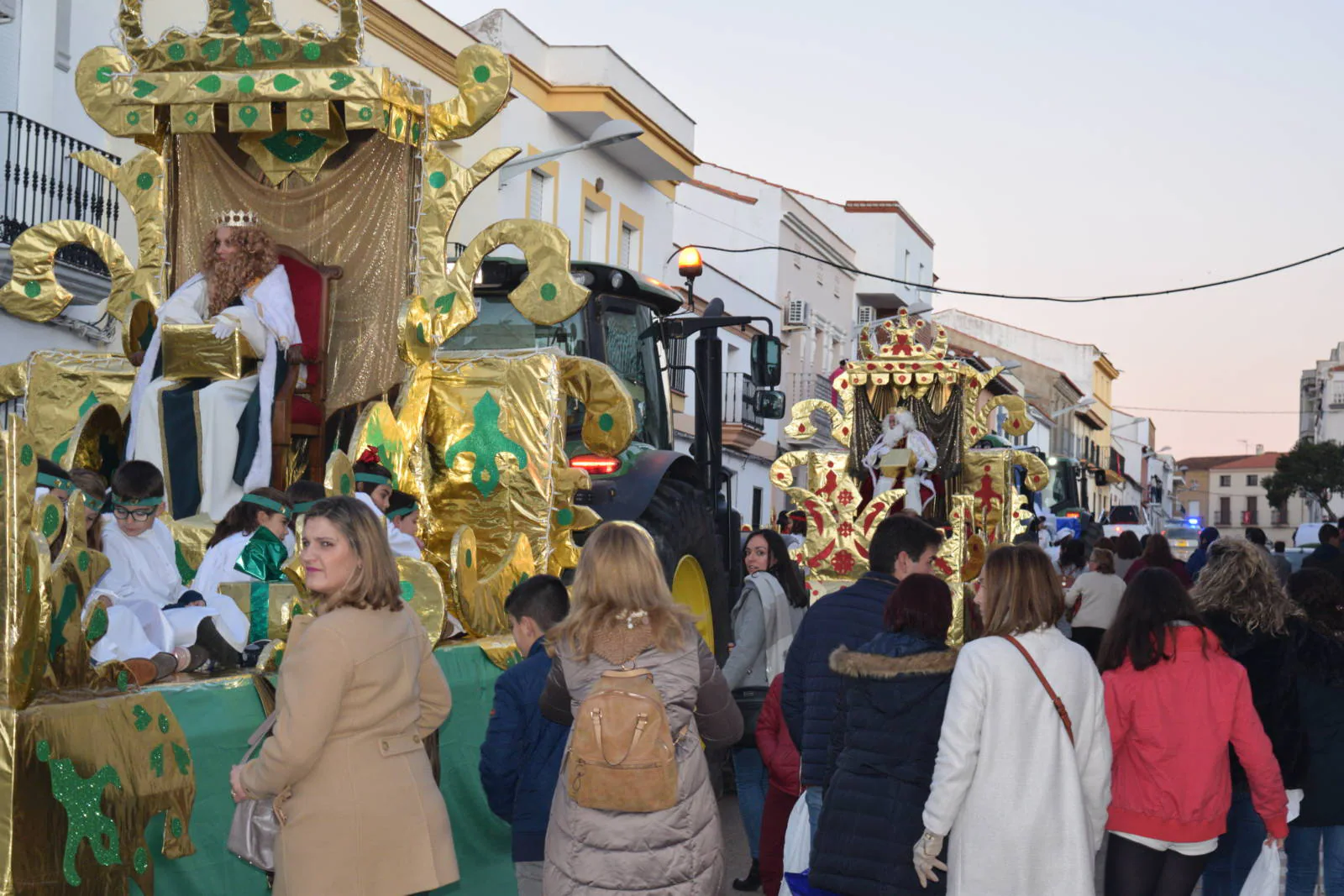 La Cabalgata de Reyes Magos llenó de ilusión las calles de Campanario
