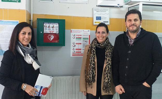 El instituto cuenta ya con un desfibrilador y personal formado para su manejo