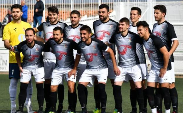 El C.F. Campanario suma una nueva derrota, frente a La Estrella, que le arrebata el segundo puesto