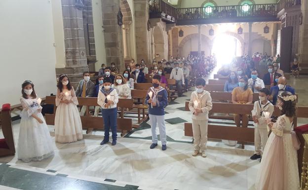 Siete niños han celebrado su Primera Comunión este fin de semana