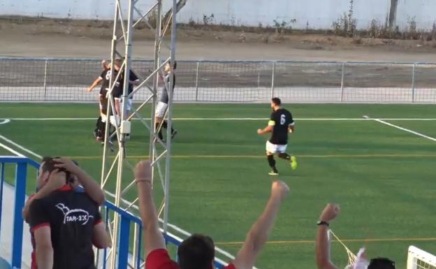 El Campanario se adelanta en el marcador al descanso del partido de ascenso a Tercera División