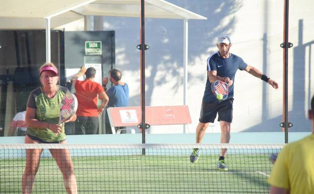 El Torneo de Pádel repartirá 1.450 euros en metálico entre los ganadores