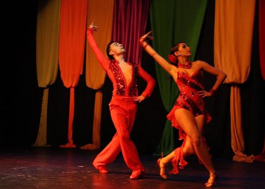 El teatro musical 'Entre amigos' reunirá a actores, músicos y bailarines este sábado