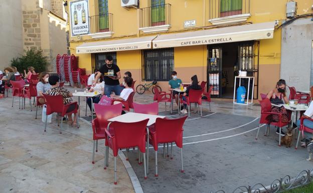 Los hosteleros de Campanario creen que las nuevas medidas limitarán la afluencia de clientes