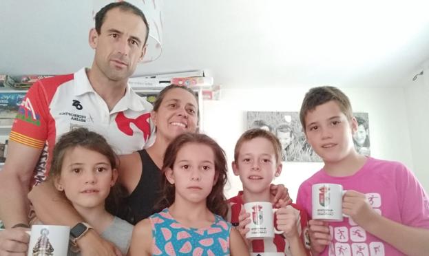 Inés y Eduardo quieren inculcar a sus cuatro hijos su apego a Campanario