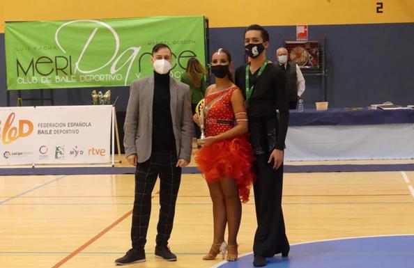 Jesús Blanco y Alba González se alzan ganadores del Campeonato de Extremadura en Baile Latino