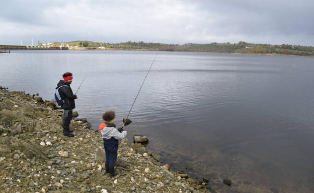 El 'Concurso de Pesca de Lucio' para vecinos de Campanario y La Guarda será el 13 de diciembre
