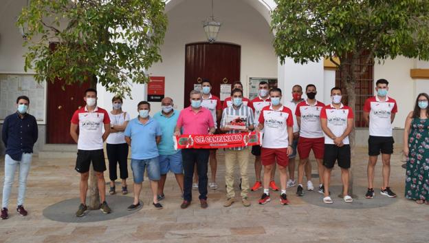 El club rojillo ha recibido ya una treintena de propuestas para el concurso del nuevo escudo