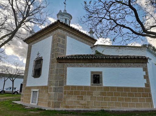 Aspecto del camarín tras la restauración de los esgrafiados. /HOY