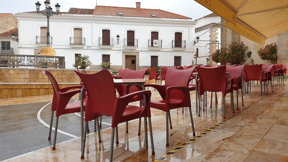 Campanario se libra del cierre del comercio y la hostelería por 146 habitantes