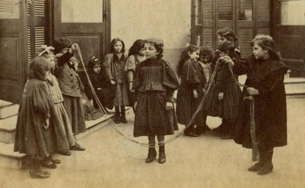 Aquellos juegos tradicionales de la infancia que vivimos en las calles