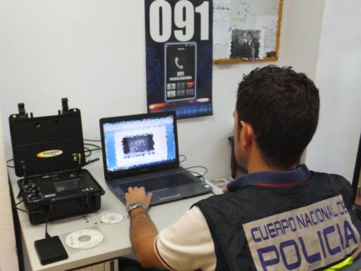 La Policía Nacional detiene a dos personas, vinculadas a Campanario, por estafar a más de 126 personas a través de una página web