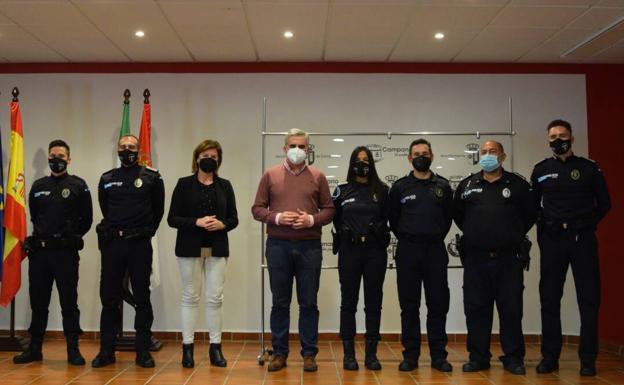 Cinco nuevos agentes de Policía Local han jurado hoy su cargo