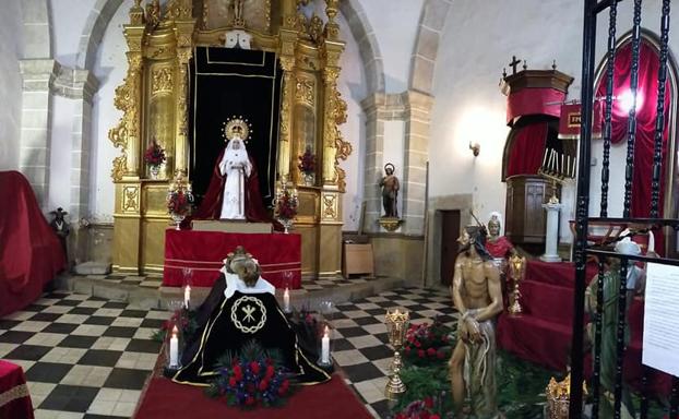 El Cristo yacente, la Amargura y la condena a Jesús están representados en el altar de la Hermandad del Cautivo