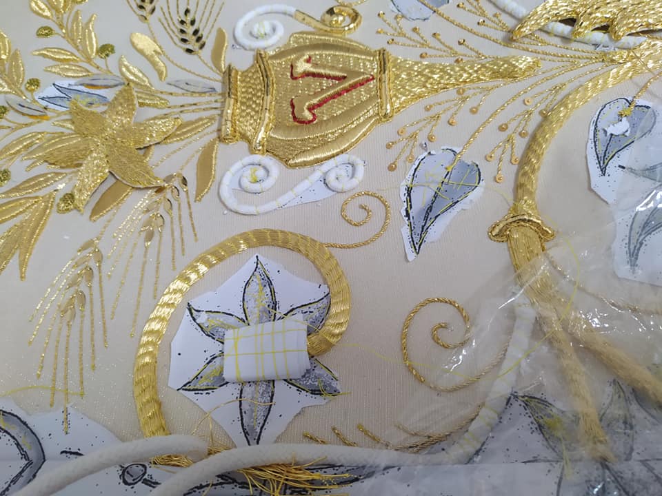 La saya de la Virgen de la Victoria llevará cosidos mensajes escritos por devotos