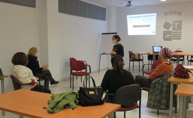 Un taller enseñará a mejorar la autoestima y la autonomía de las mujeres