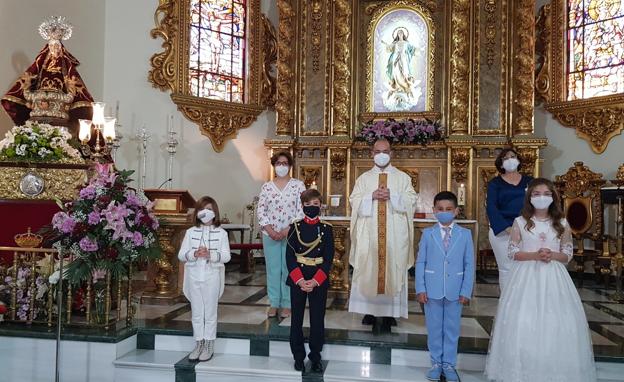 Cuatro niños han hecho la Primera Comunión en Campanario