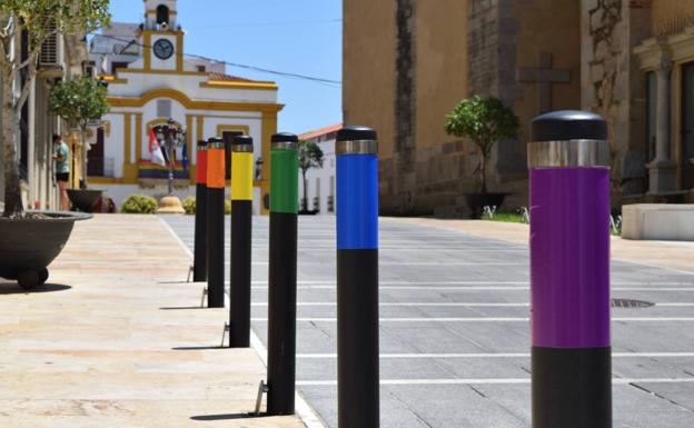 Campanario luce los colores del arcoiris en apoyo al colectivo LGTBI